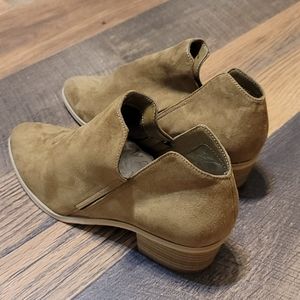 Dolce Vita DV8 Suede Shoes